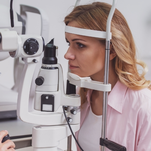 Visita oculistica per strabismo a Milano